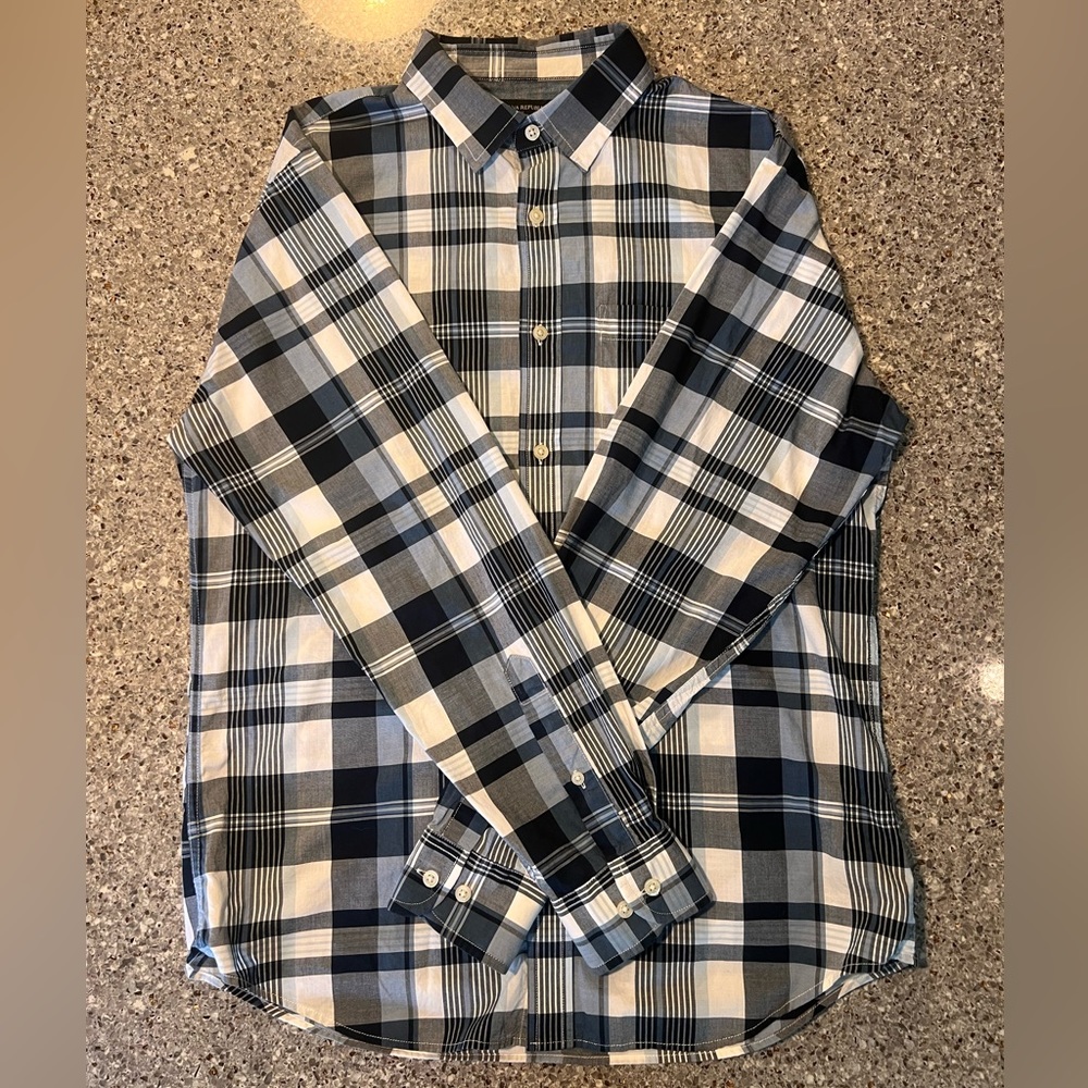 Men’s Banana Republic Button Down Shirt Size Medium